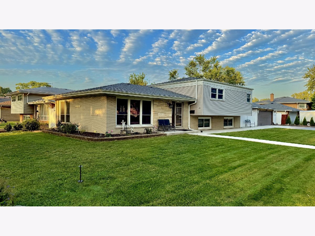  For Sale Des Plaines Illinois, 2181 Plainfield Drive