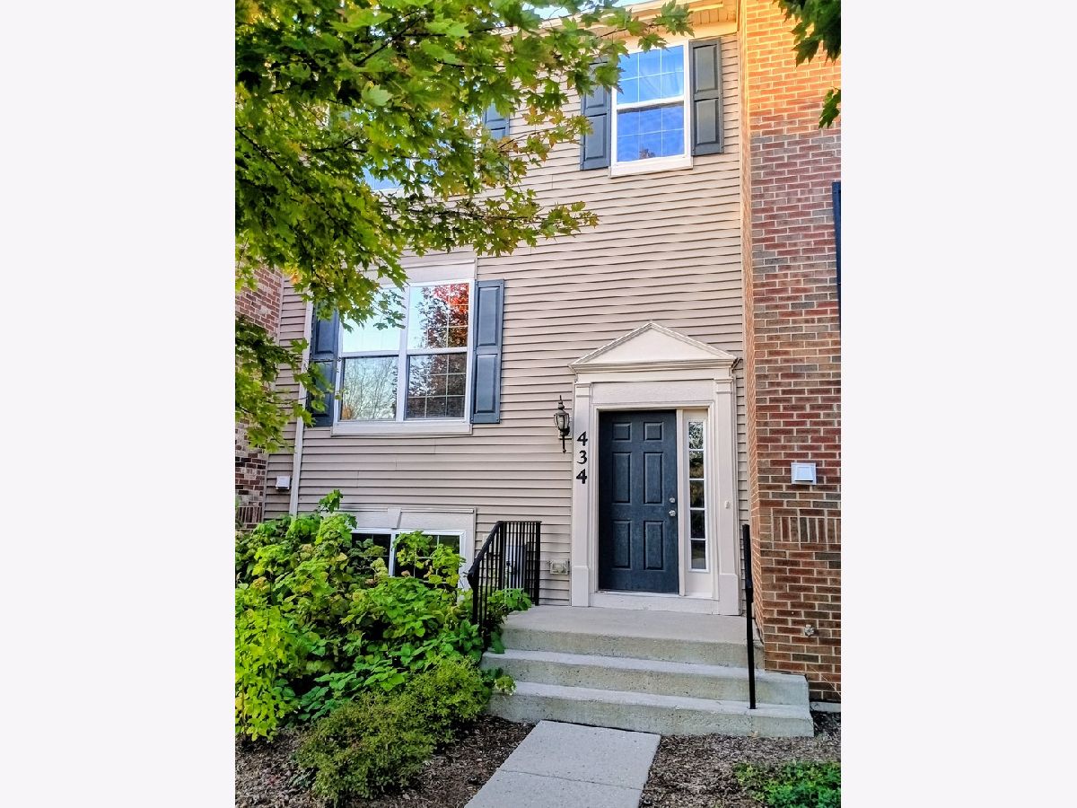 For Rent Gilberts Illinois, 434 Town Center