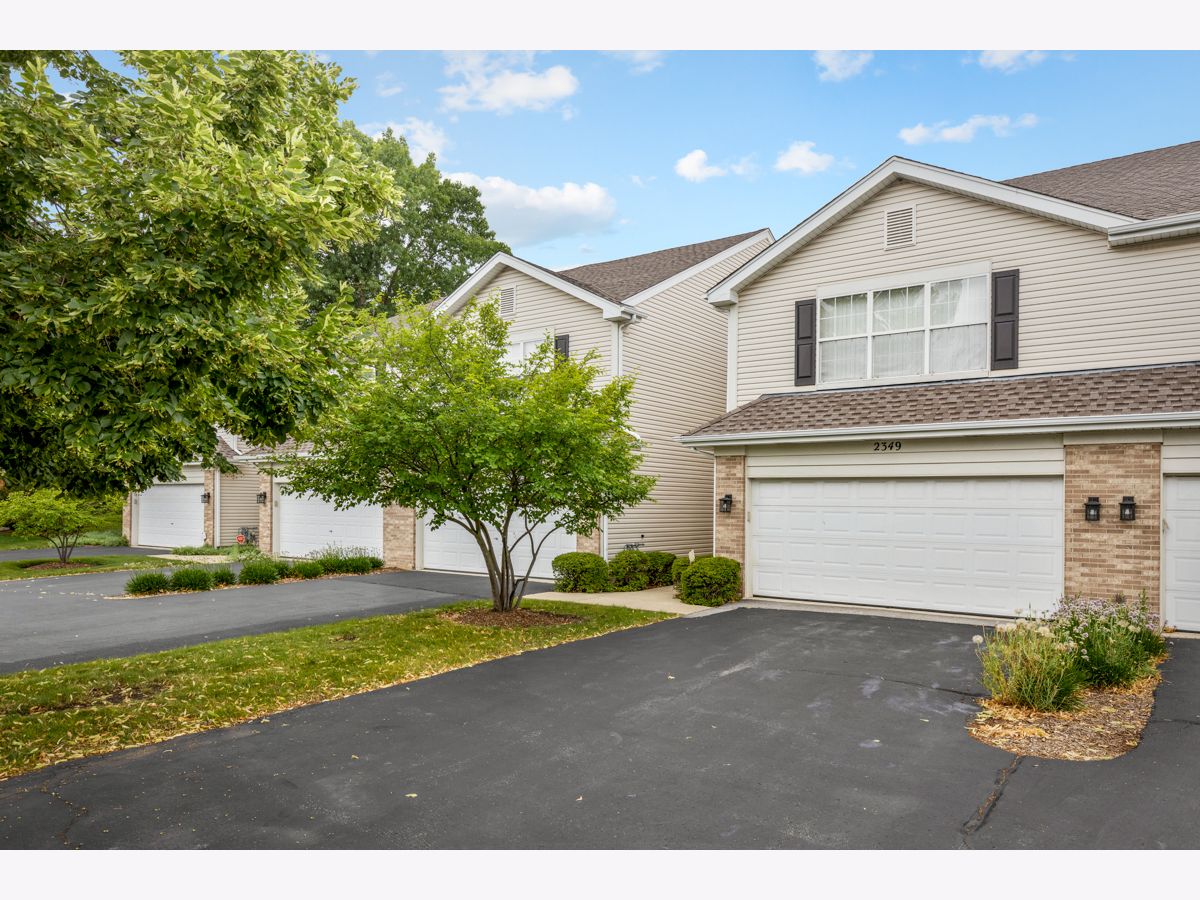 Townhomes & Condos Rented Park Avenue Aurora Illinois, 2349 Stoughton