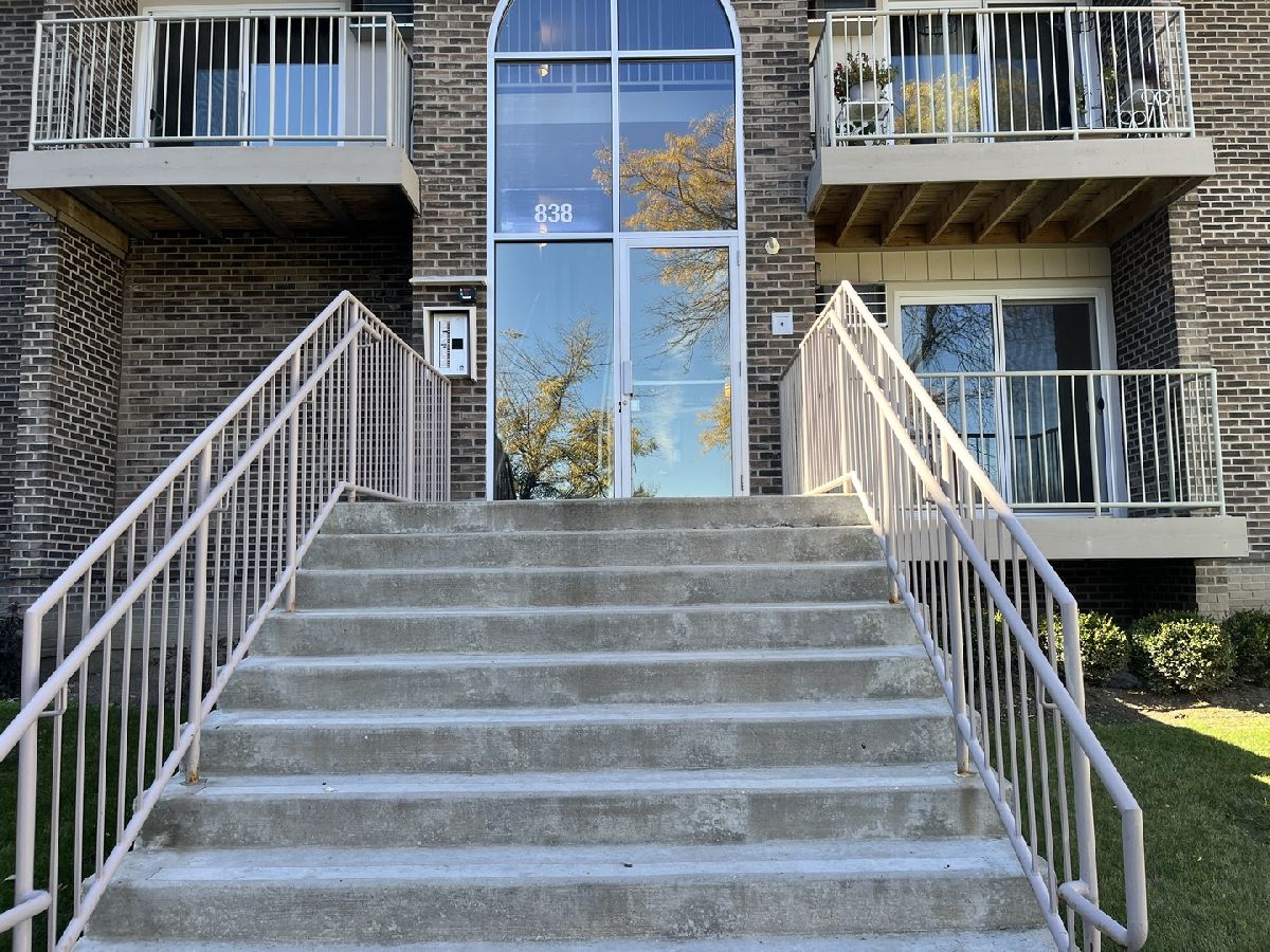  For Rent Prospect Heights Illinois, 838 Mcintosh