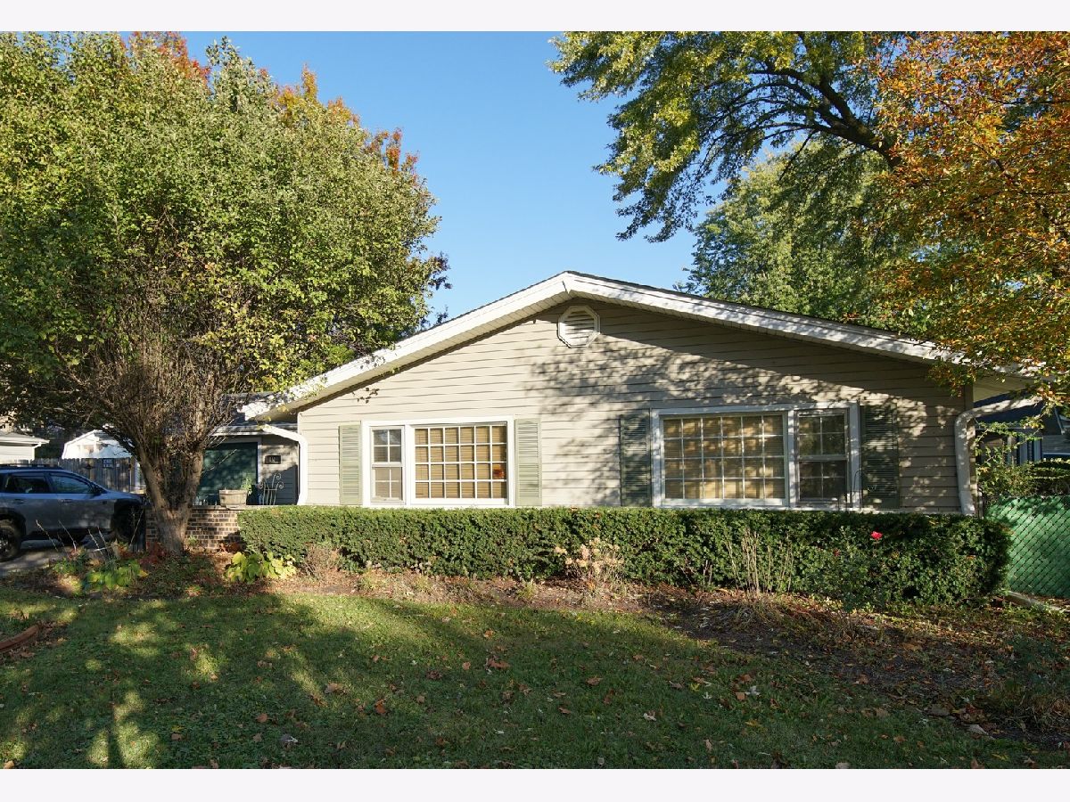  For Sale North Aurora Illinois, 1 Sycamore Lane