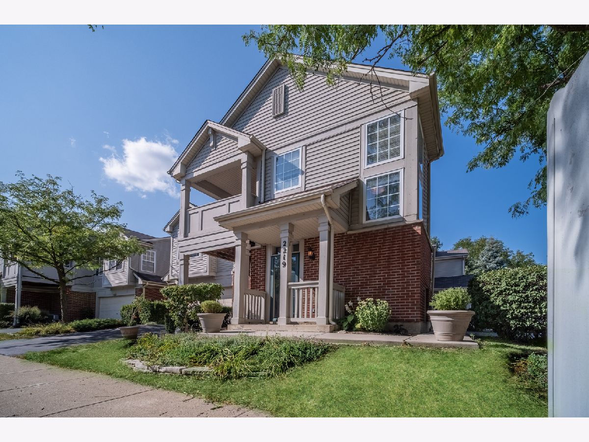 Townhomes & Condos & Homes Sold Greenwich Square Geneva Illinois, 2219 Rockefeller