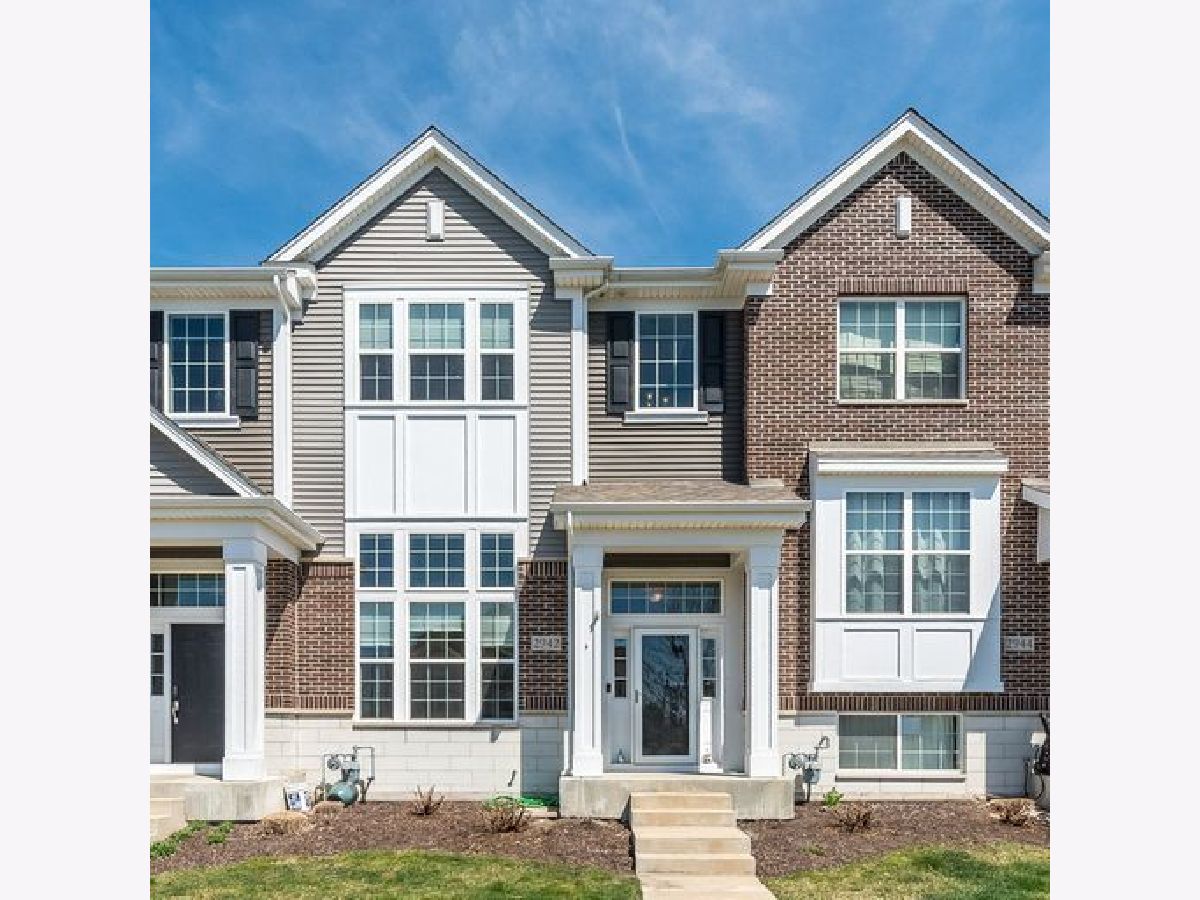 Townhomes For Rent Emerson Park Naperville Illinois, 2942 Madison