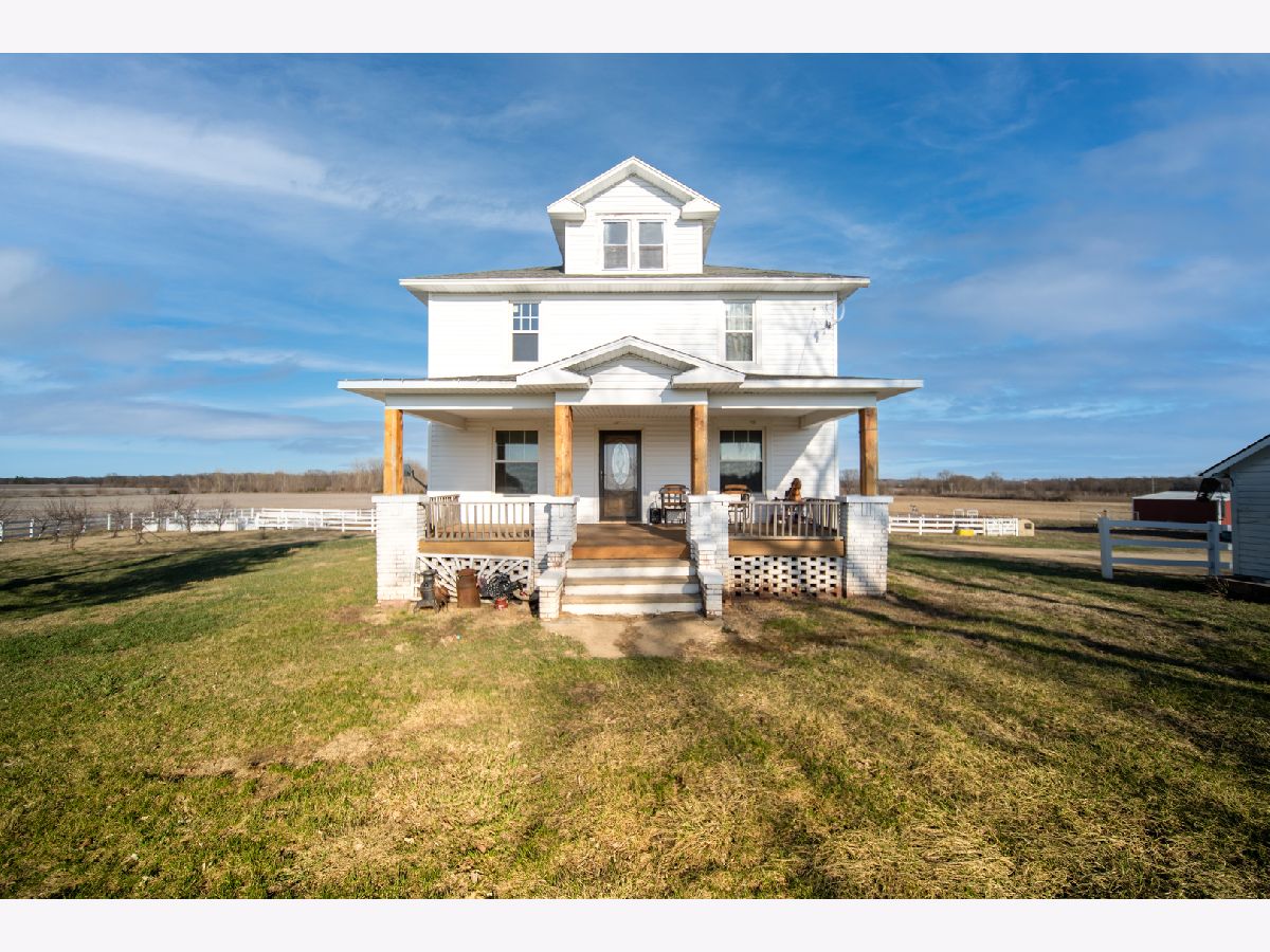  For Sale Amboy Illinois, 1801 Lee Center Road