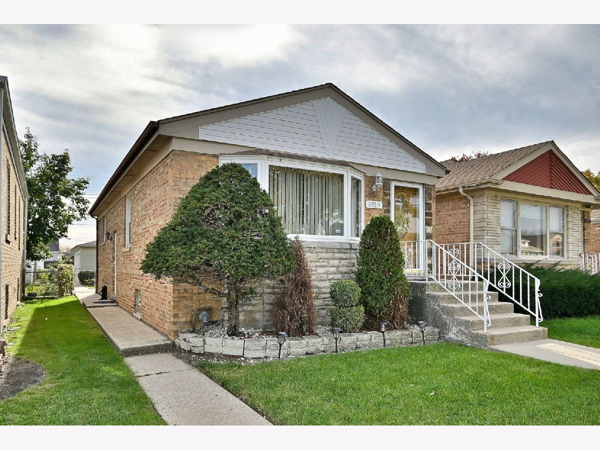  For Sale Chicago Illinois, 5919 Foster Avenue