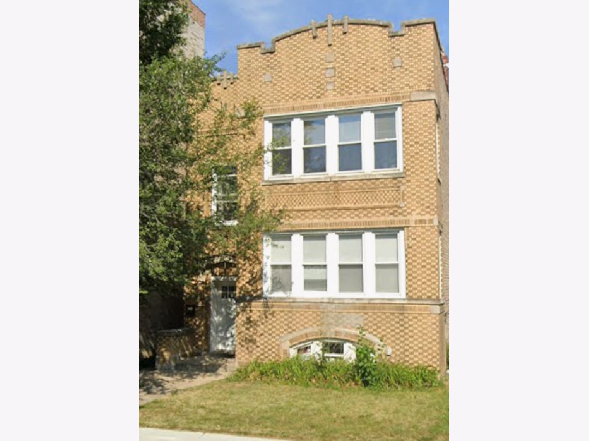 Rented Chicago Illinois, 3313 Karlov
