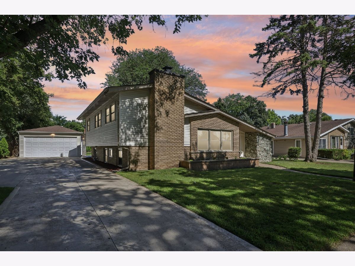 For Sale Wheeling Illinois, 195 7th Street