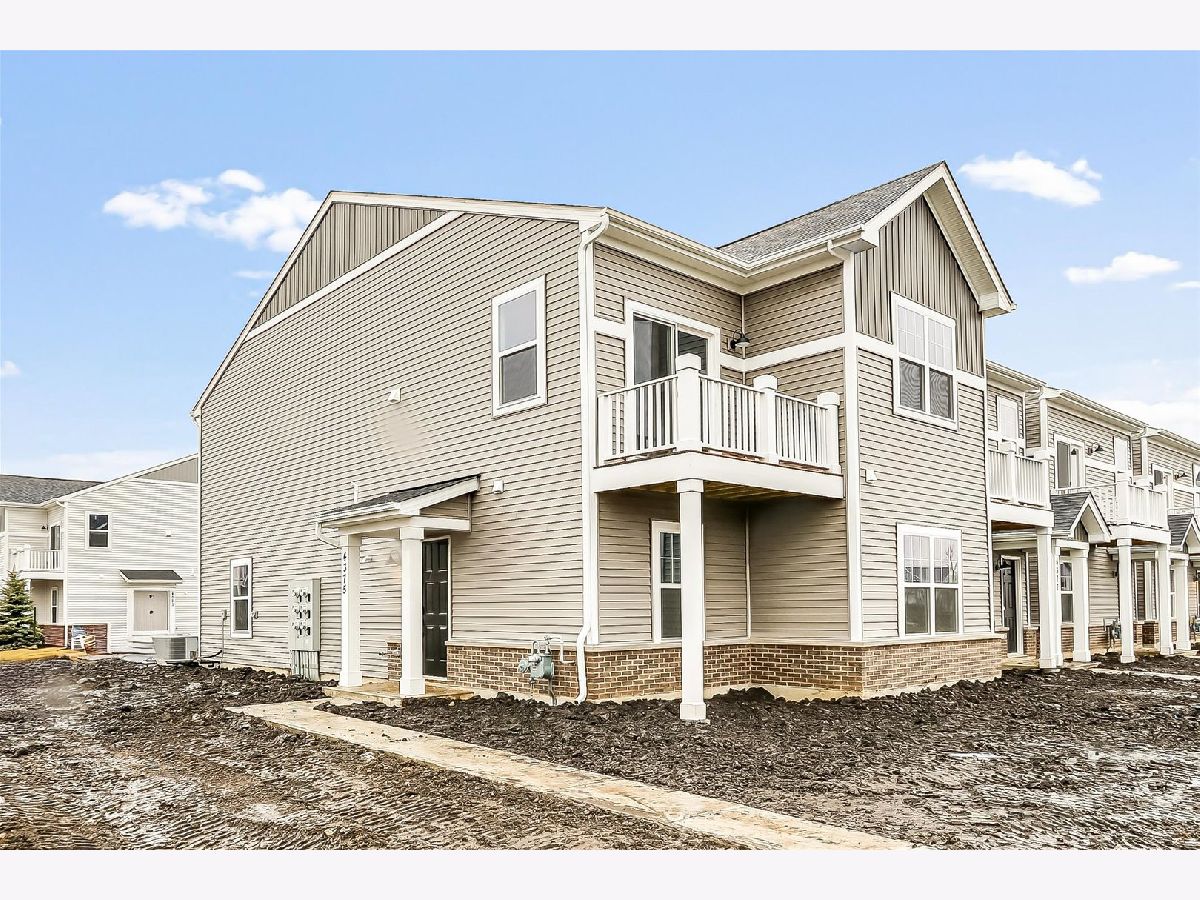 Condos & Townhomes For Sale The Townes At Becketts South Elgin Illinois, 311 Kingsport Drive