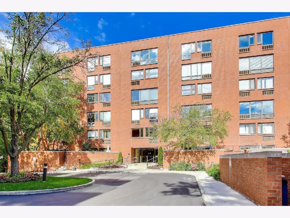  For Sale Chicago Illinois, 1143 Plymouth Court