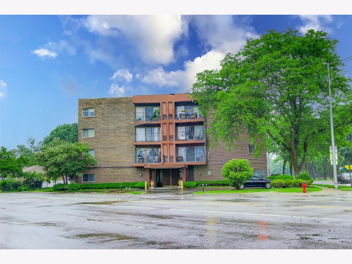 For Sale Skokie Illinois, 4838 Howard Street
