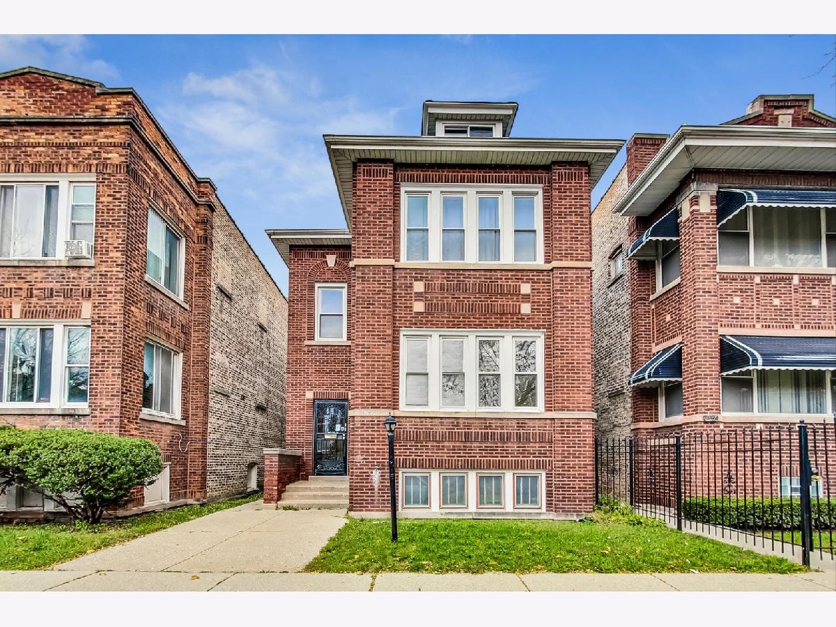  For Sale Chicago Illinois, 5092 Monroe Street
