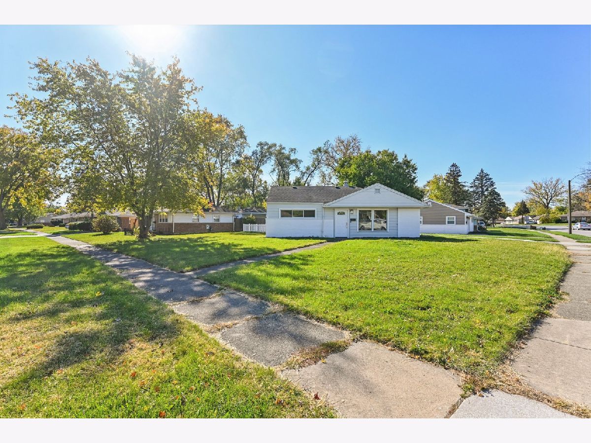  For Sale Park Forest Illinois, 275 Blackhawk Drive