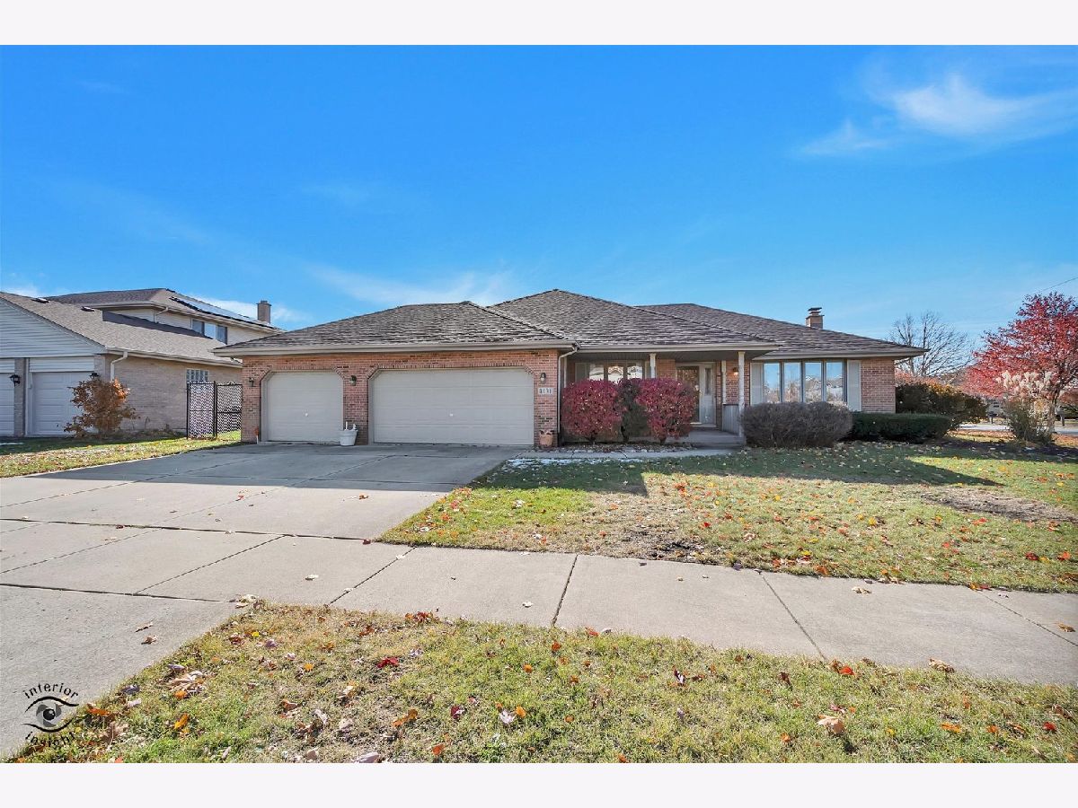 Homes & Townhomes & Condos For Sale Meadow Park Tinley Park Illinois, 8131 Deland Court