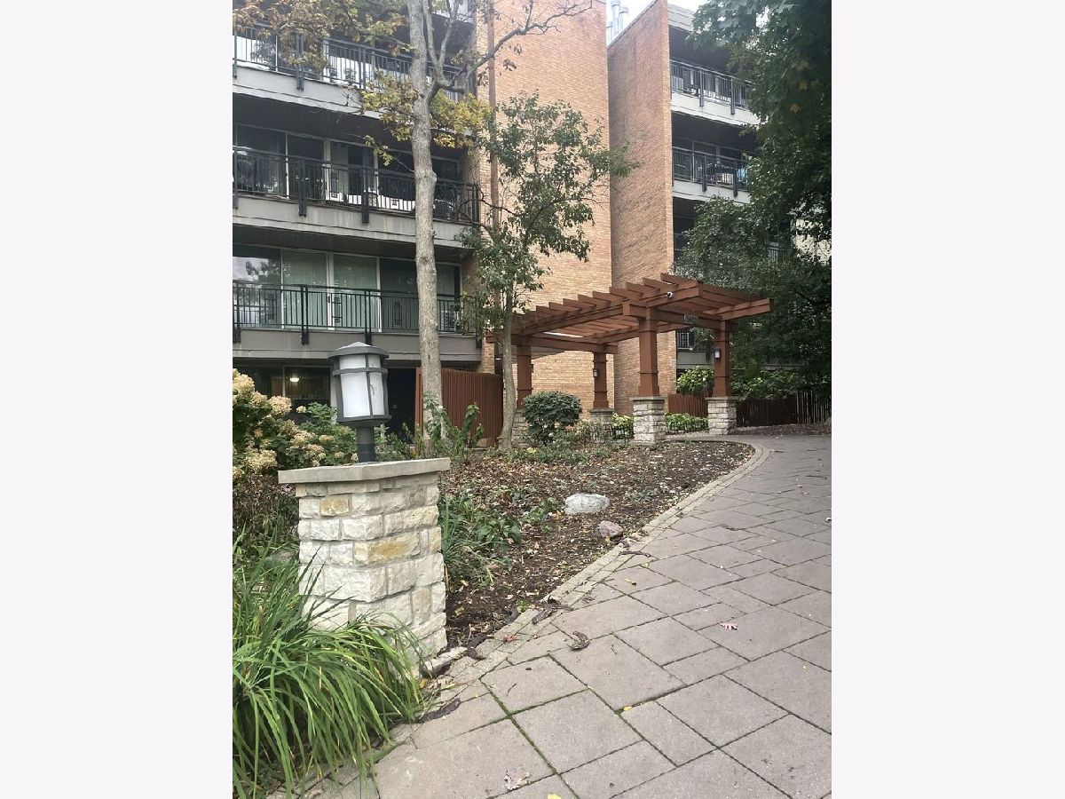  For Sale Lisle Illinois, 5900 Oakwood Drive