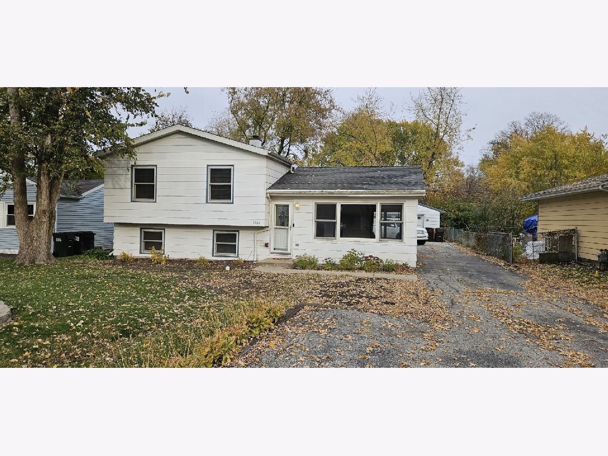  For Rent Mchenry Illinois, 1702 Knoll