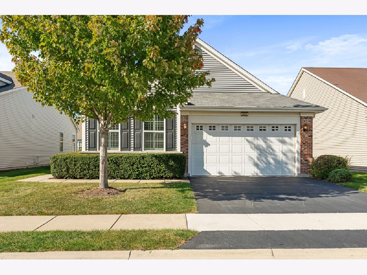 Townhomes & Condos & Homes Sold Carillon Club Naperville Illinois