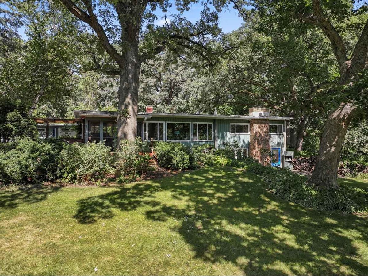 Homes For Sale Mcdonald Woods St Charles Illinois, 7N949 Stevens Road