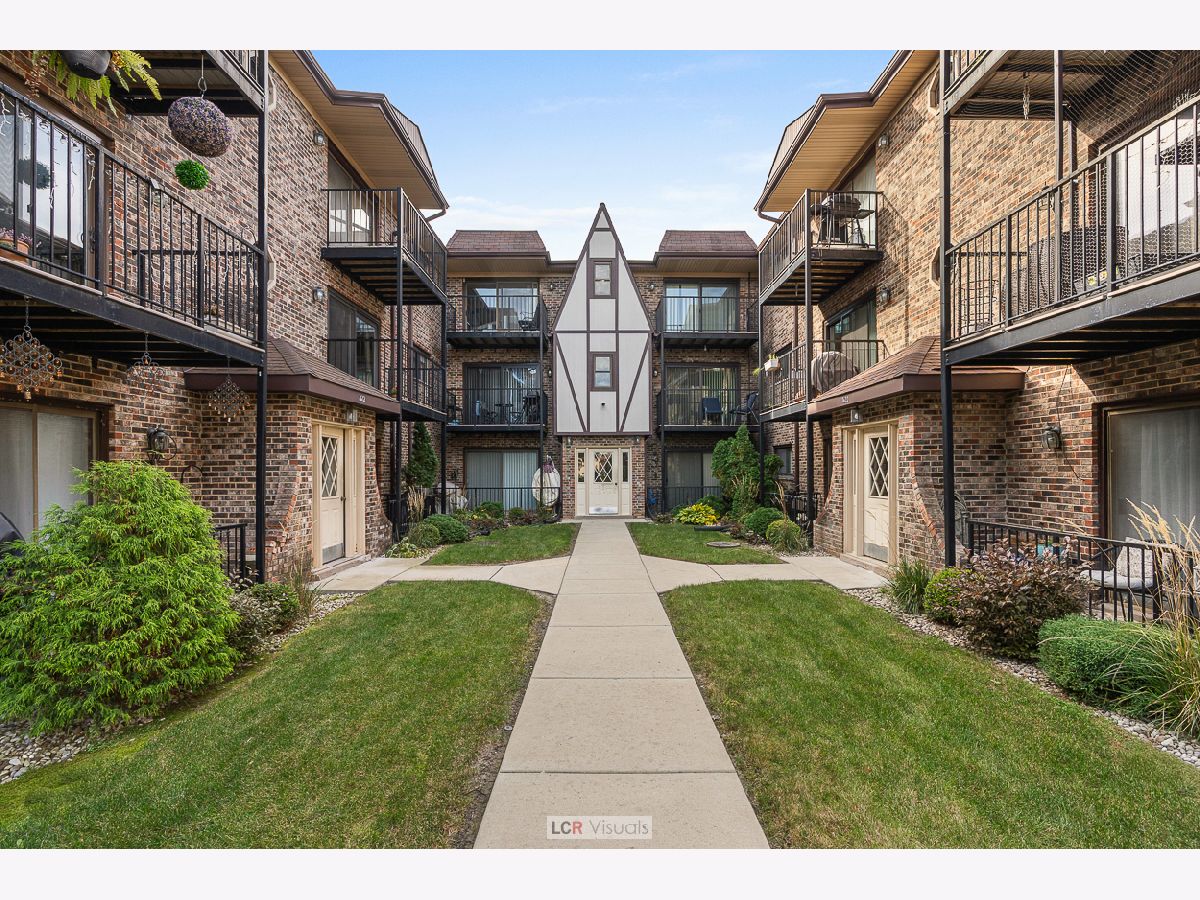  For Sale Harwood Heights Illinois, 7616 Lawrence Avenue