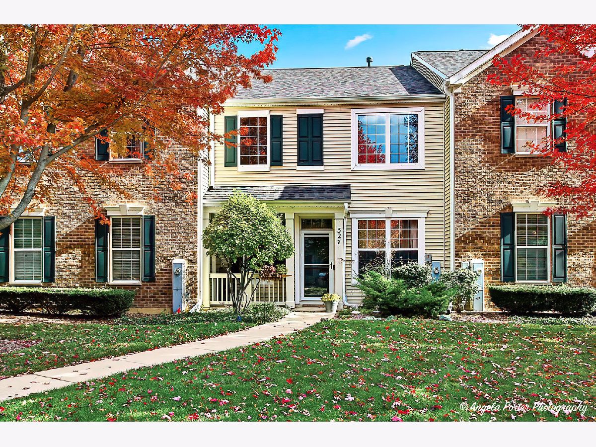  For Sale Round Lake Illinois, 327 Litchfield Drive