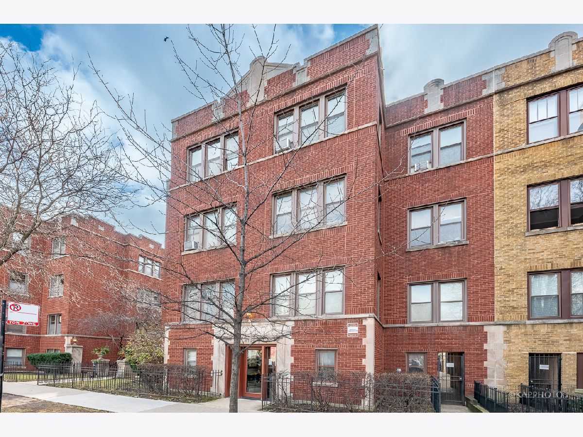  Rented Chicago Illinois, 1329 Addison