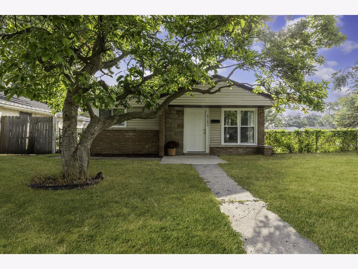 For Sale Lansing Illinois, 17157 Chicago Avenue