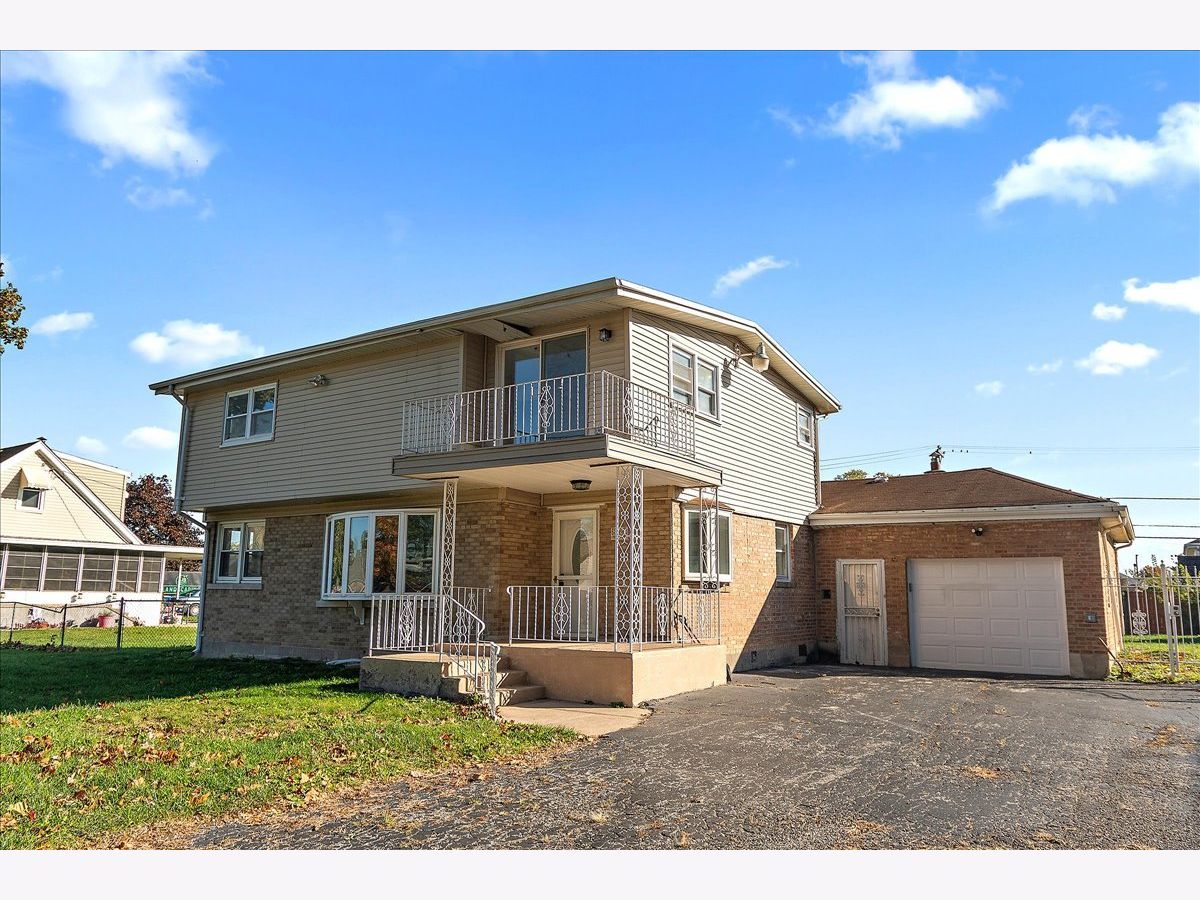  For Sale Burbank Illinois, 8323 Melvina Avenue