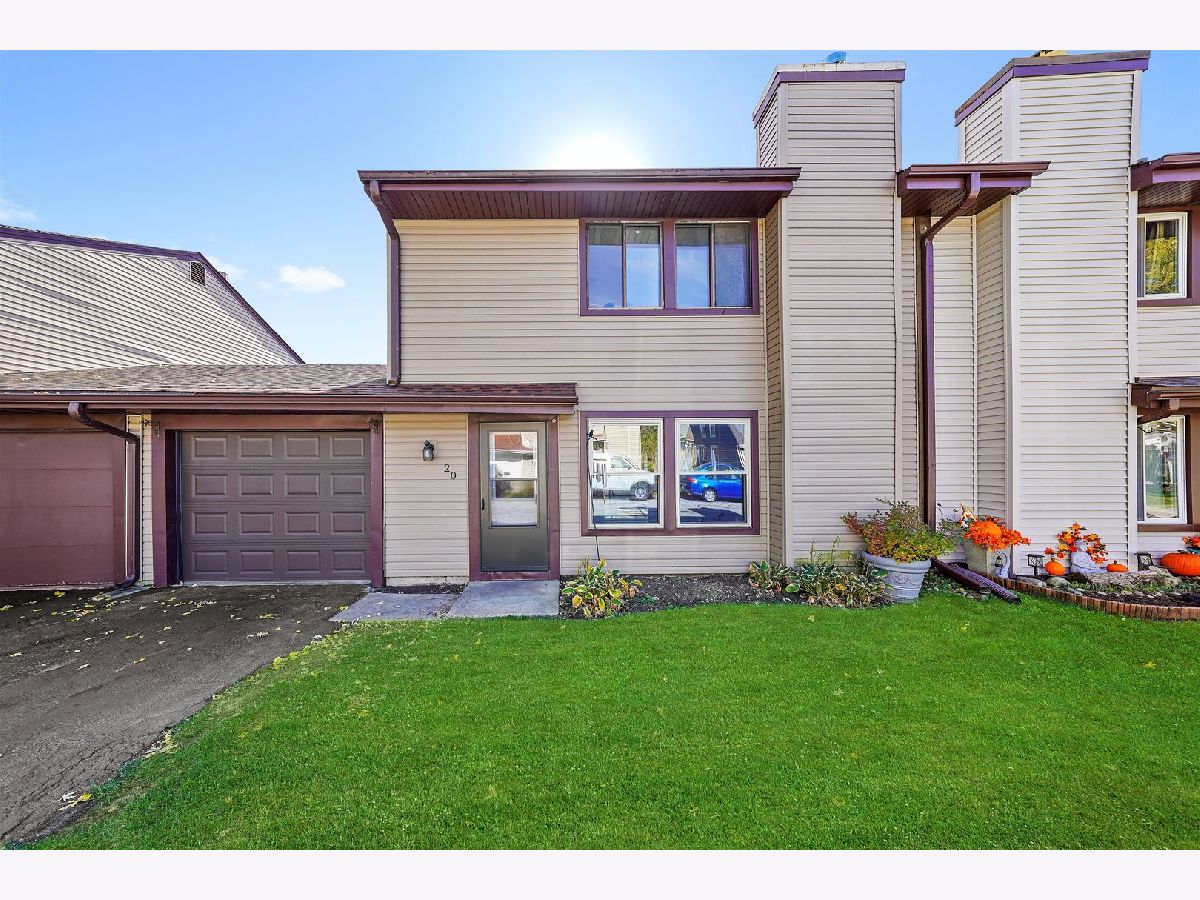  For Sale Romeoville Illinois, 20 Honeybear Lane