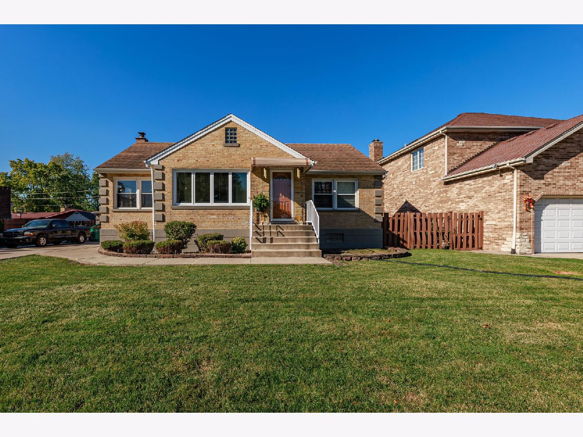  For Sale Burbank Illinois, 8138 Mulligan Avenue