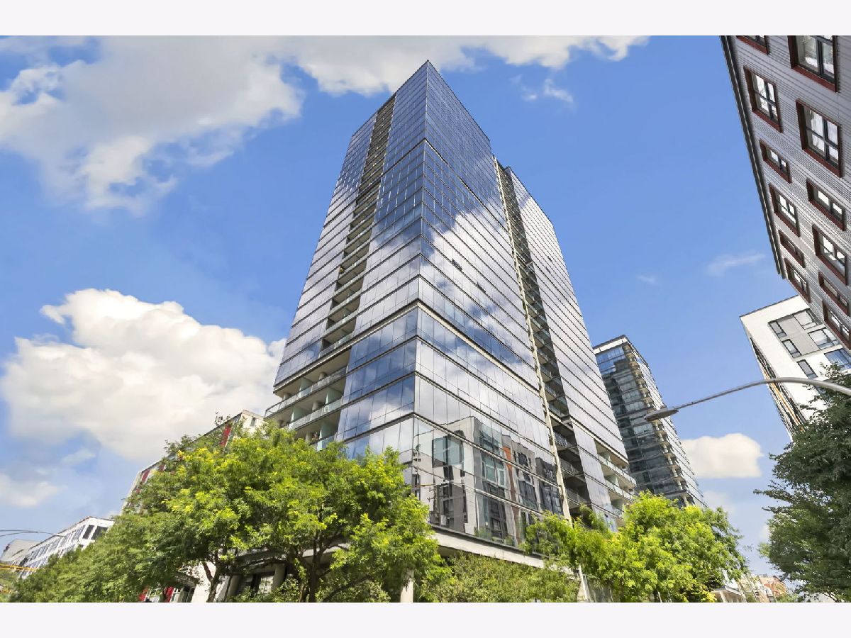  Rented Chicago Illinois, 860 Blackhawk