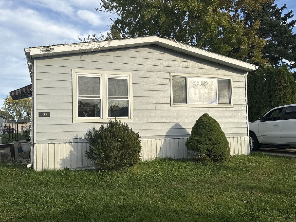 For Sale Matteson Illinois, 123 Knollwood Circle