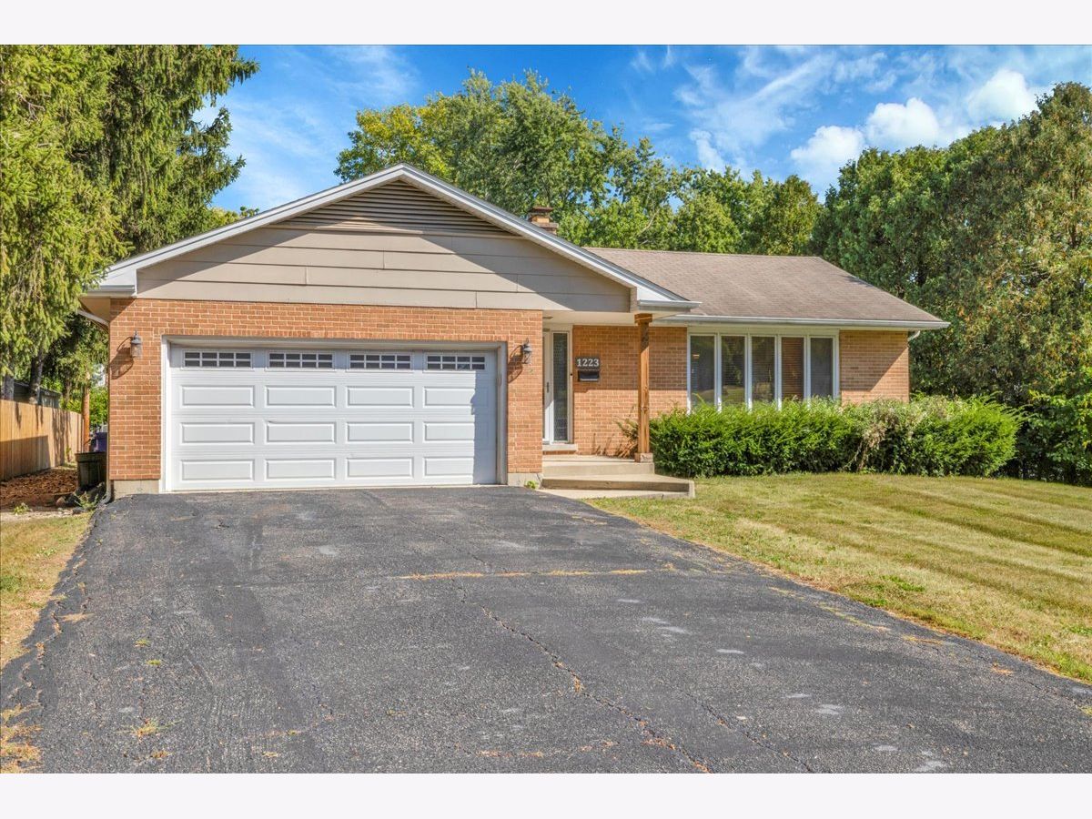 For Sale Wheaton Illinois, 1223 Westhaven Drive