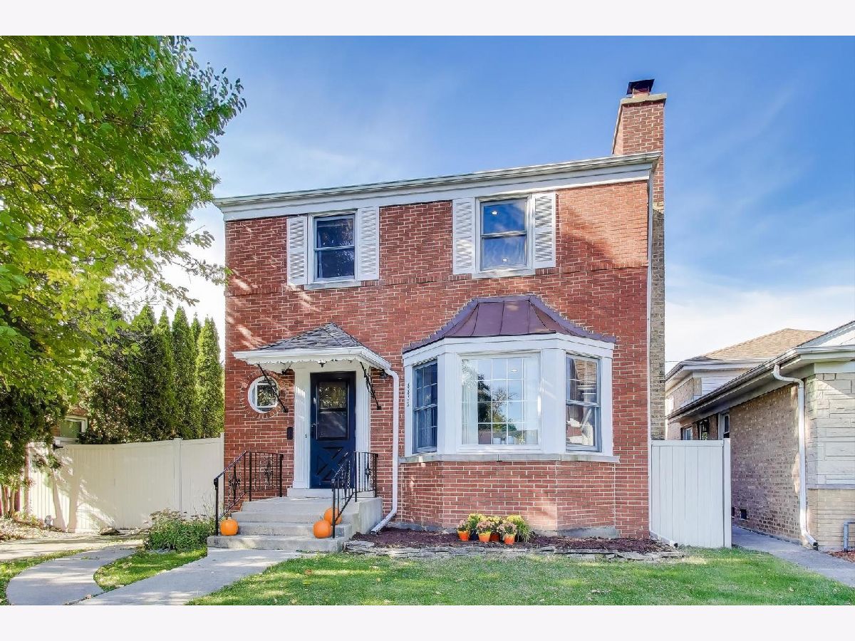  For Sale Morton Grove Illinois, 8832 Menard Avenue