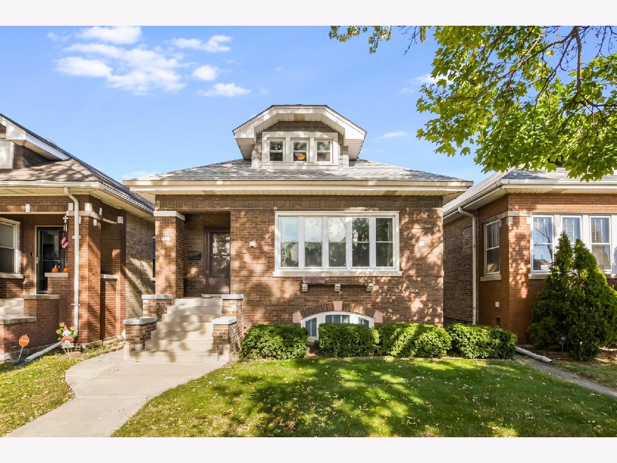  For Sale Chicago Illinois, 5244 Barry Avenue