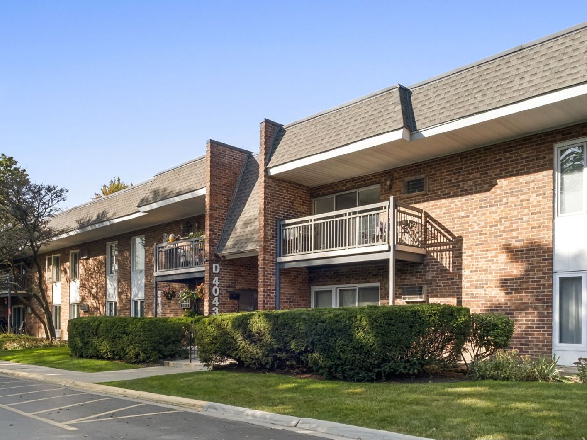  For Sale Downers Grove Illinois, 4043 Saratoga Avenue