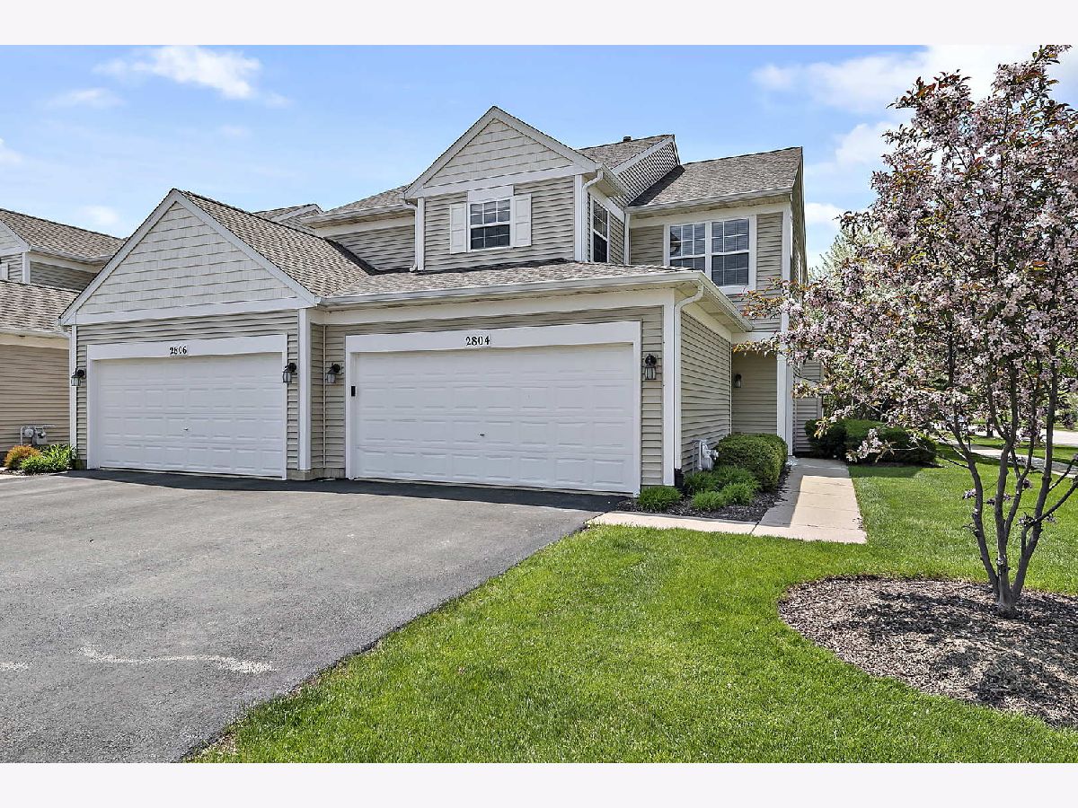 Townhomes & Condos For Rent Windridge Naperville Illinois, 2804 White Thorn