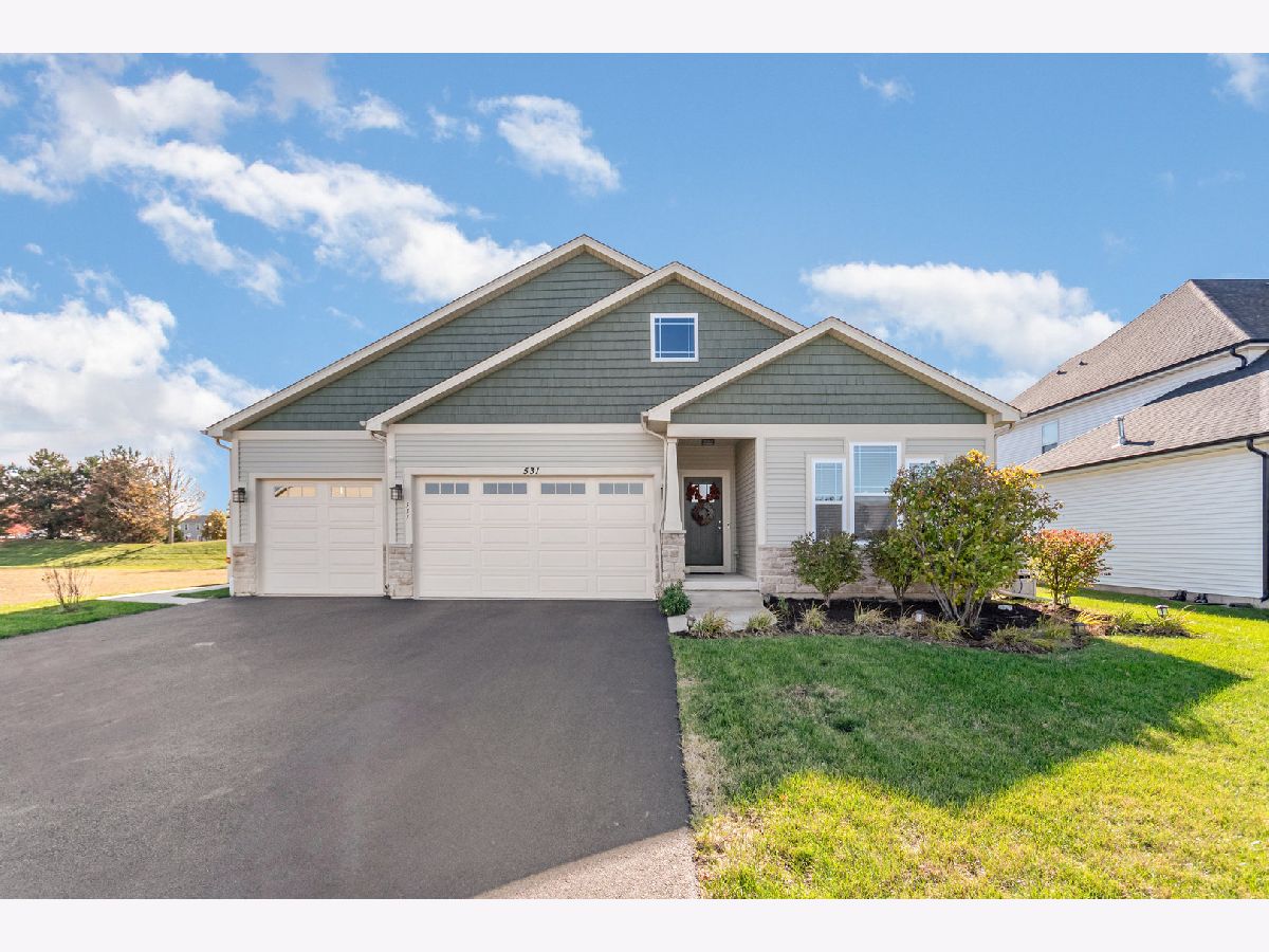  For Sale Hampshire Illinois, 531 Meadowdale Circle