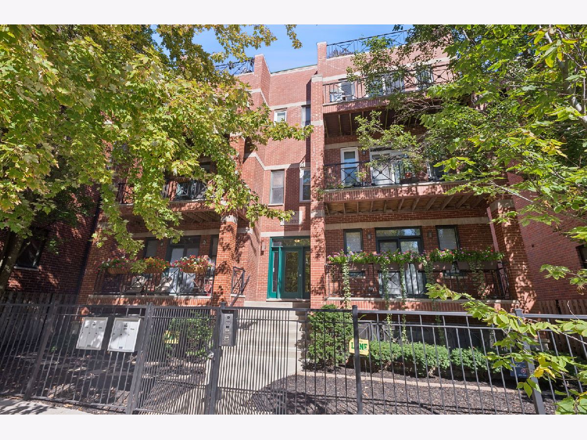  Sold Chicago Illinois, 2702 Montrose