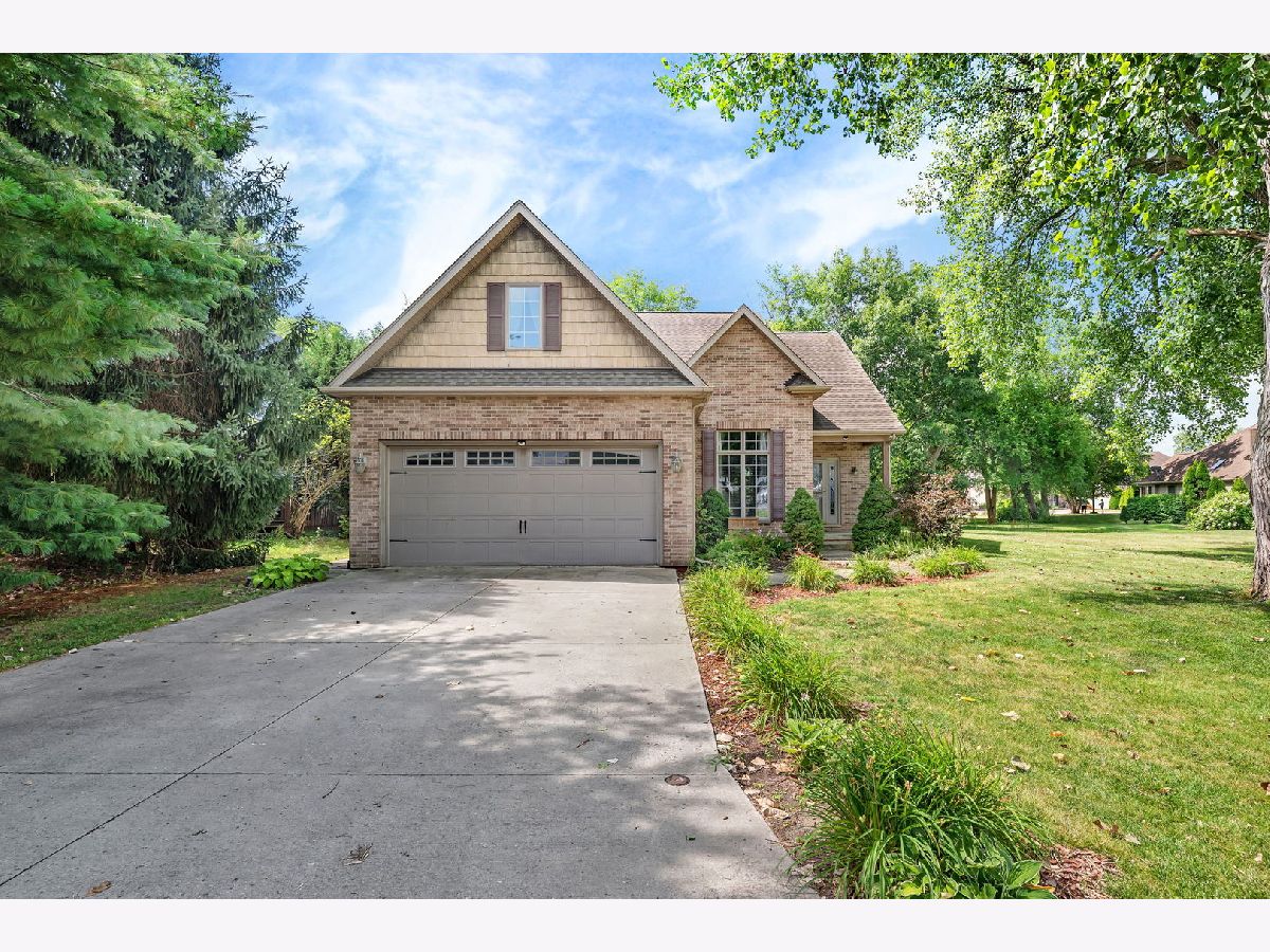  Sold Seneca Illinois, 300 Village