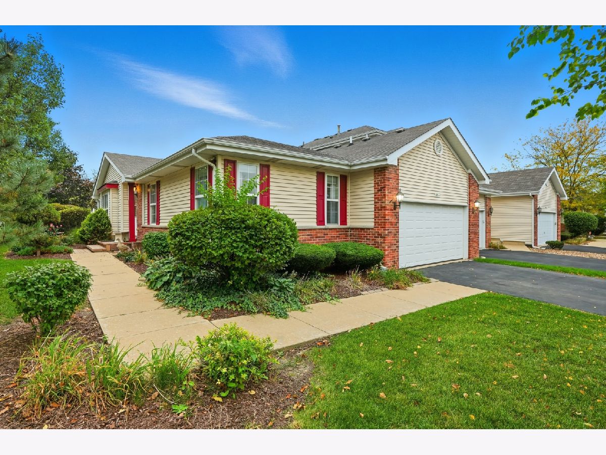  For Sale Monee Illinois, 5601 Sutton Place