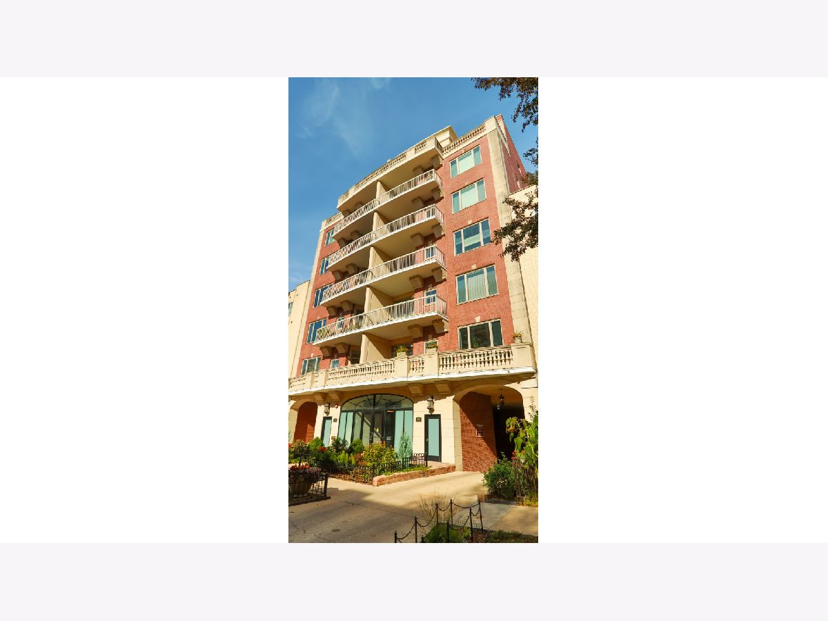 Condos & Townhomes For Sale Park Plaza At Belmont Harbor Chicago Illinois, 508 Melrose Street