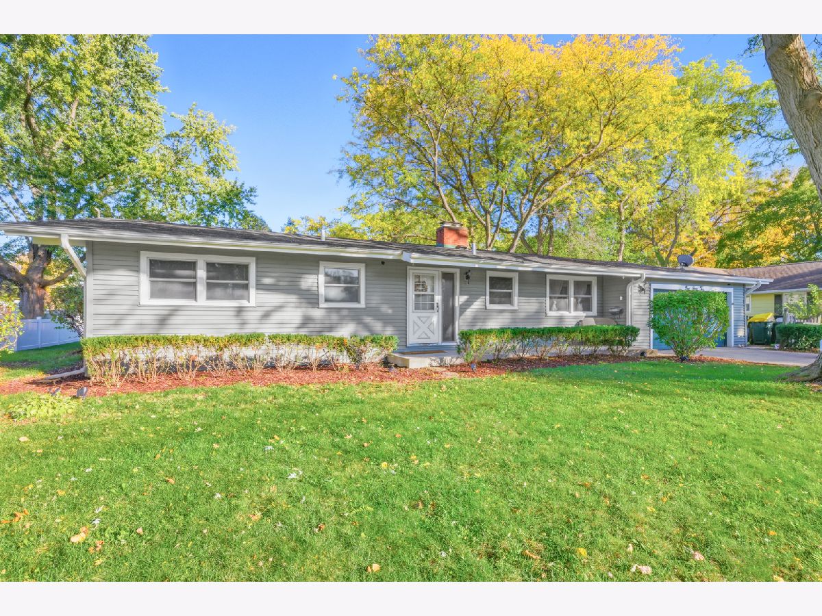 For Sale East Dundee Illinois, 152 Aberdeen Drive