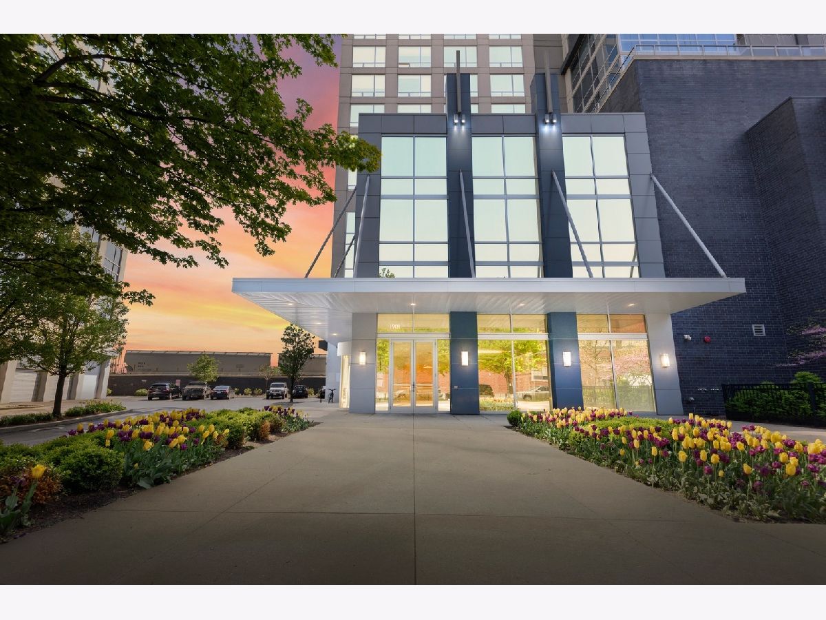 Condos & Townhomes Rented Harbor View Chicago Illinois, 1901 Calumet