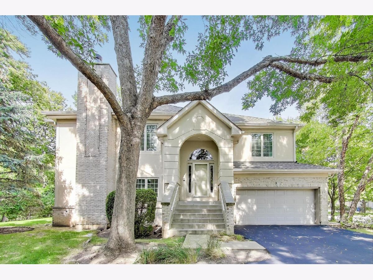 Townhomes For Sale Beaconfield Lincolnshire Illinois, 11 Beaconsfield Court