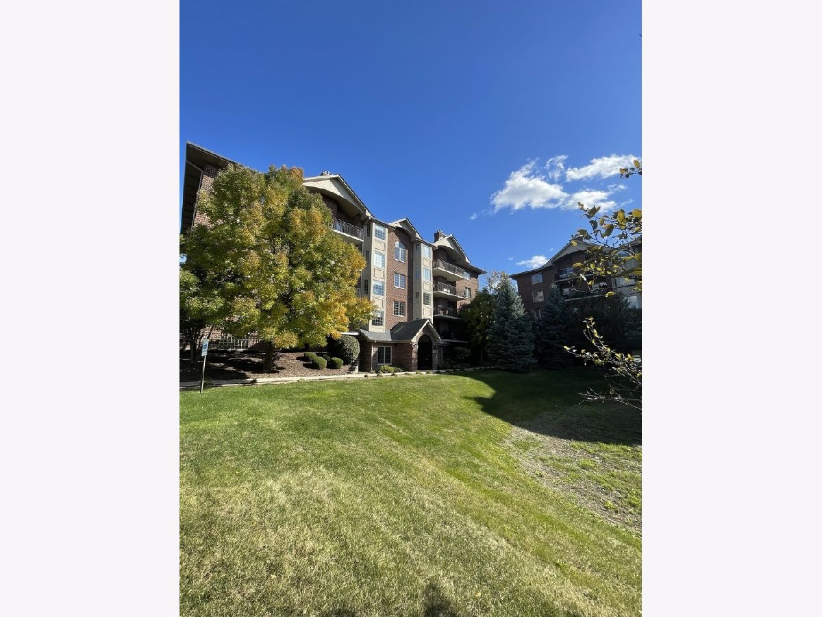 Condominiums For Rent Ashton Grove Condominiums Westmont Illinois, 6655 Cass