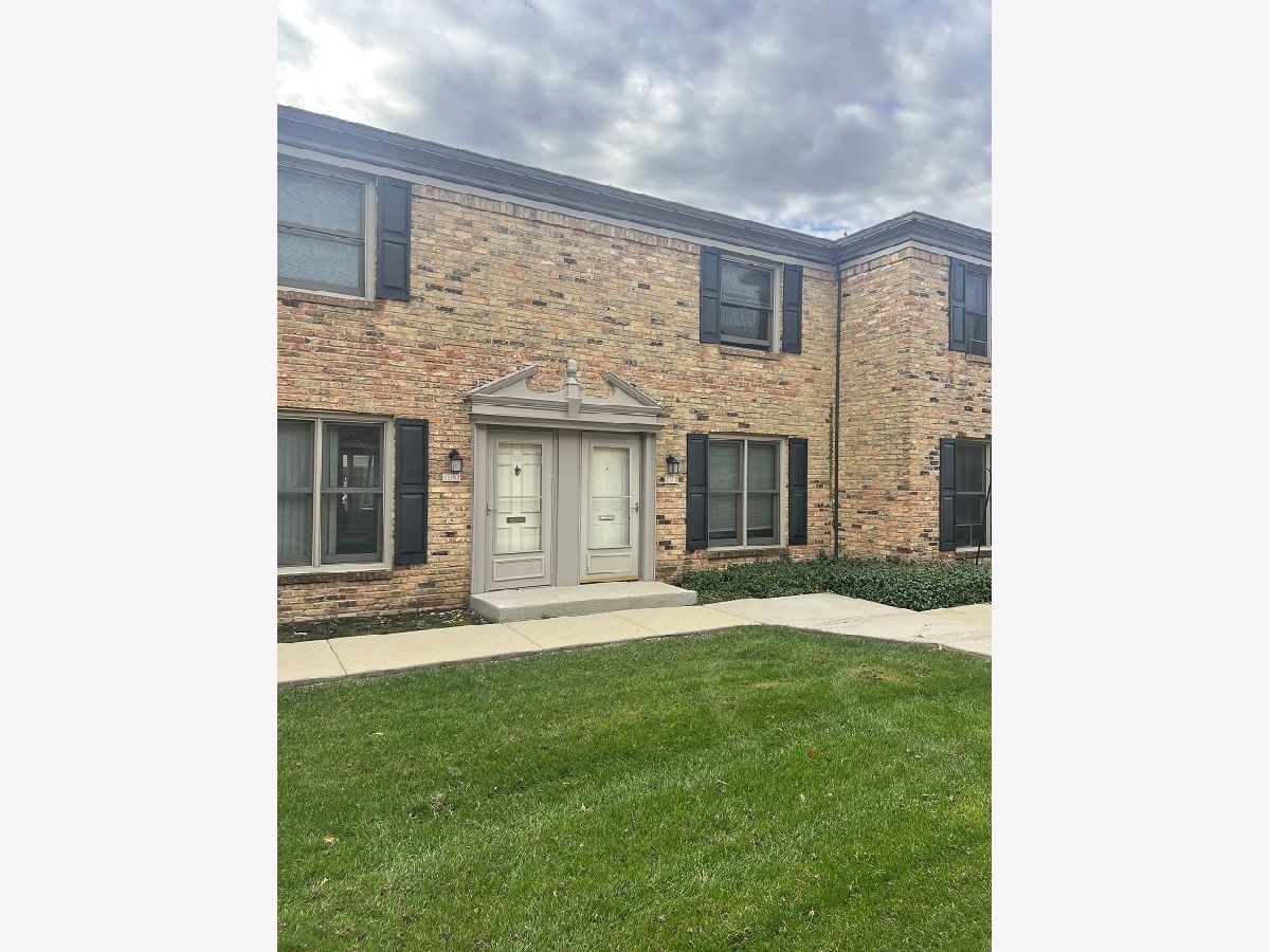 Townhomes & Condos For Rent Hilldale Hoffman Estates Illinois, 1727 Sessions Walk