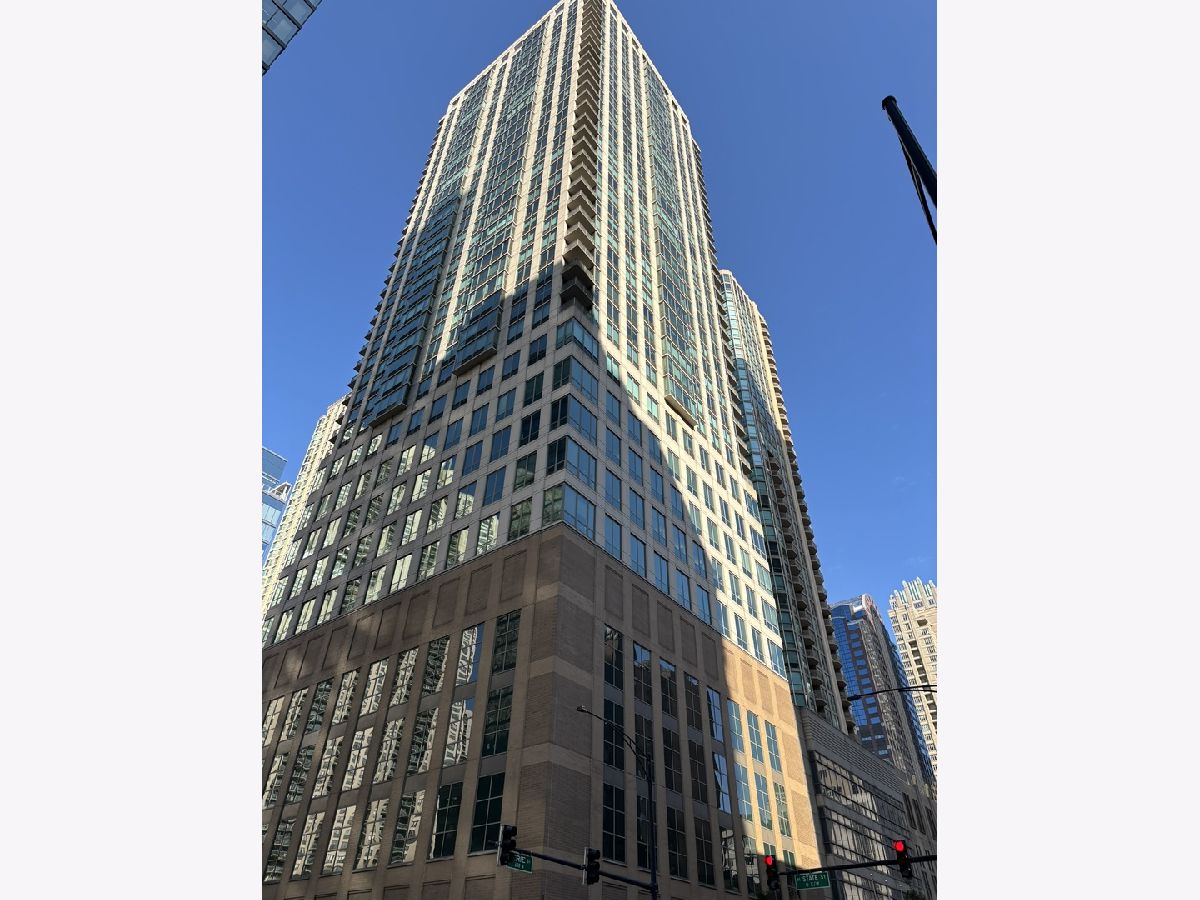  For Sale Chicago Illinois, 2 Erie Street