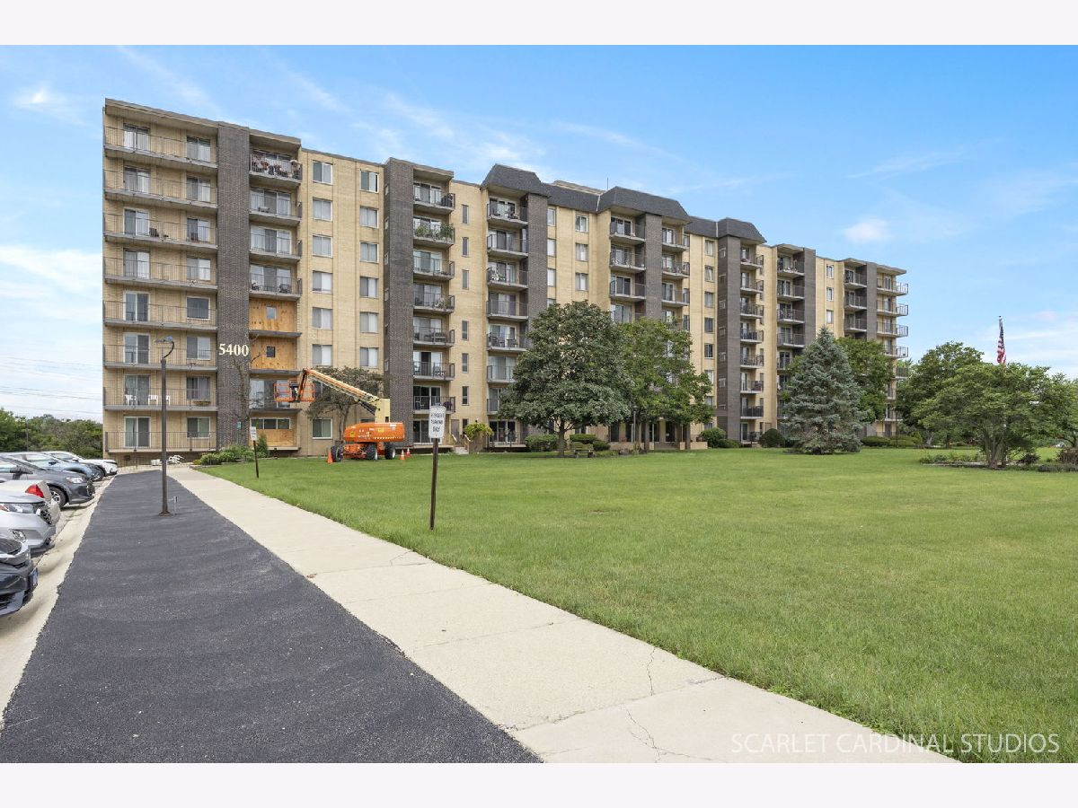  For Sale Downers Grove Illinois, 5400 Walnut Avenue