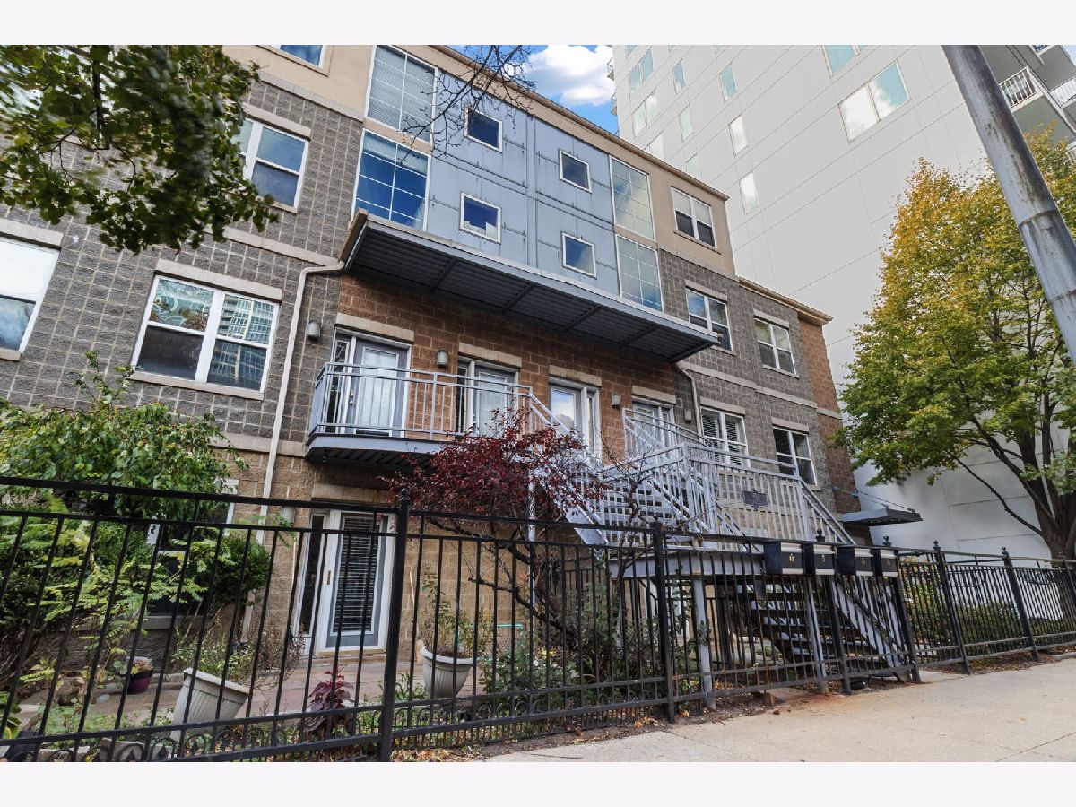  For Sale Chicago Illinois, 1616 Indiana Avenue