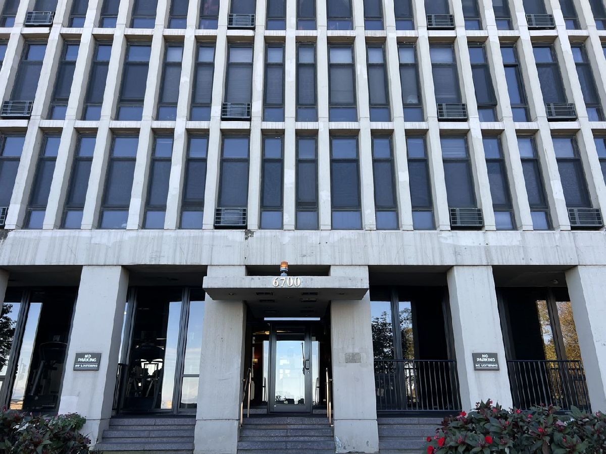 Condominiums For Rent Quadrangle Condos Chicago Illinois, 6700 South Shore