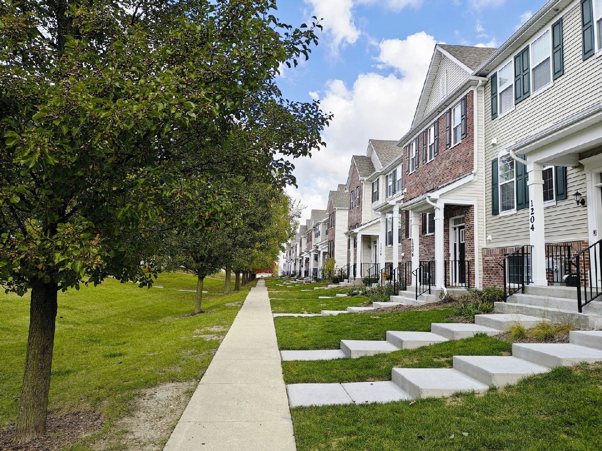  For Rent Lindenhurst Illinois, 1204 Neubauer